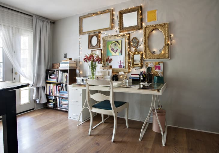 Accent top wall mirror